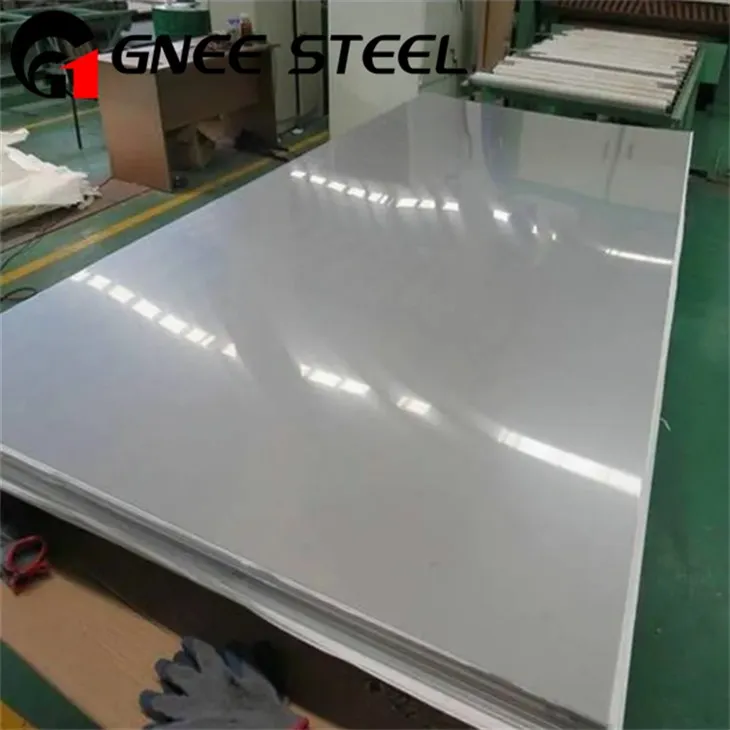 Cóimhiotal Siorcóiniam 704